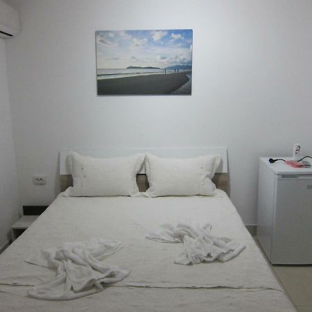 Casa Gherghisan Hotel Costinesti Esterno foto